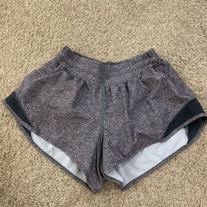 Lululemon hotty hot size 4